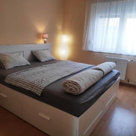 Апартаменти Koelcsey Apartman Сексард Екстер'єр фото