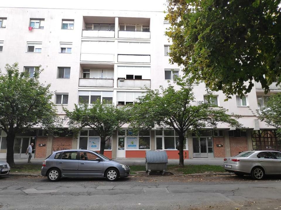 Апартаменти Koelcsey Apartman Сексард Екстер'єр фото